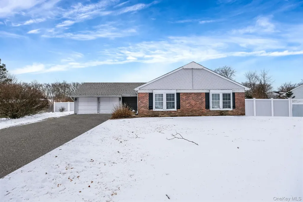 16 Magic Mountain Drive Coram NY 11727