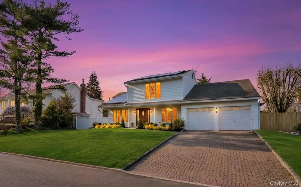 40 Hitching Post Lane Glen Cove NY 11542