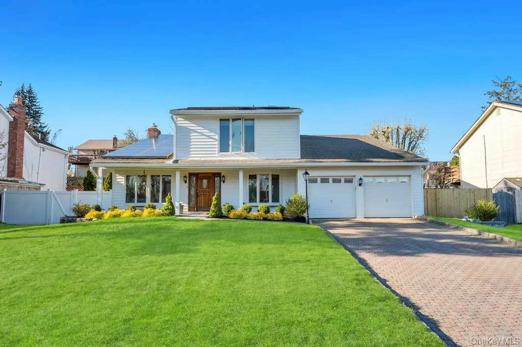 40 Hitching Post Lane Glen Cove NY 11542