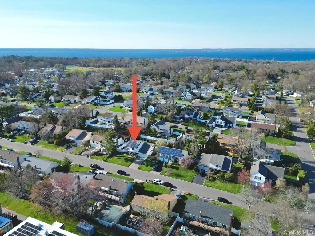 40 Hitching Post Lane Glen Cove NY 11542