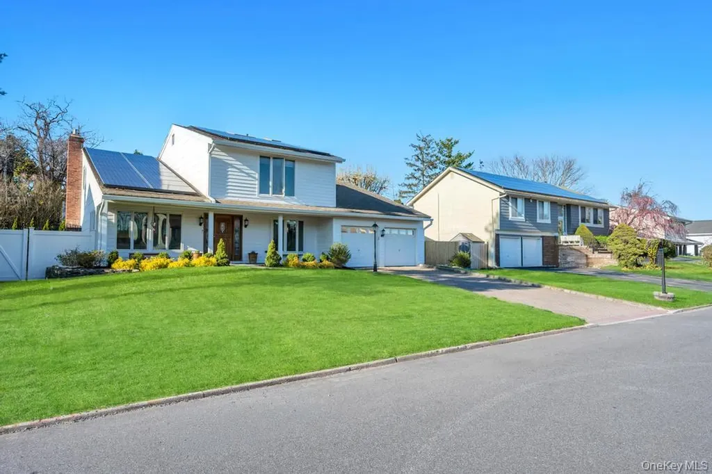 40 Hitching Post Lane Glen Cove NY 11542