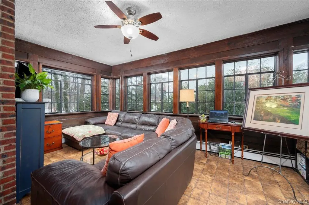 194 Hickory Grove Drive E Larchmont NY 10538