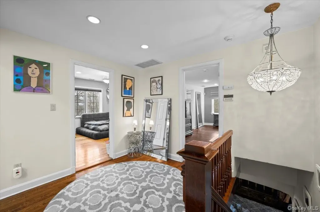 194 Hickory Grove Drive E Larchmont NY 10538