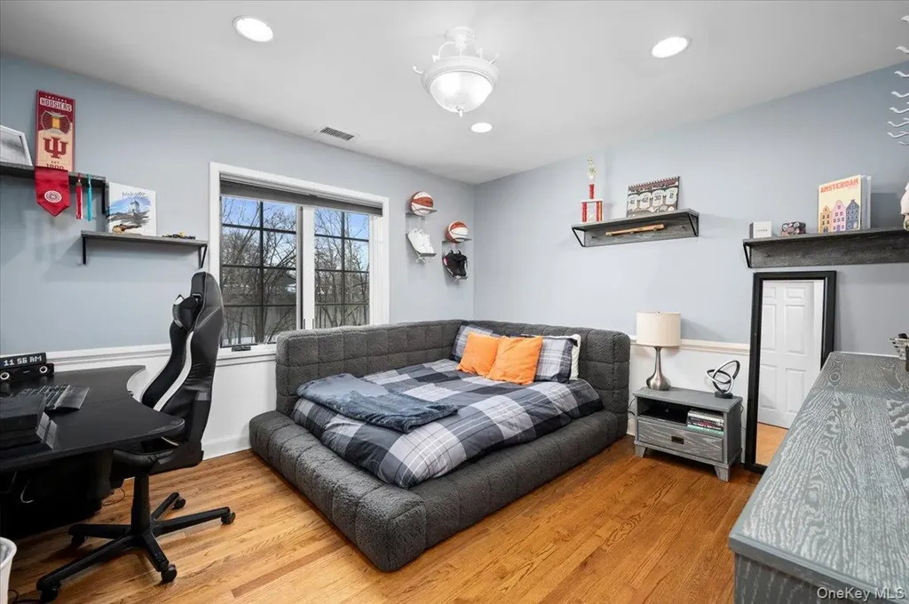 194 Hickory Grove Drive E Larchmont NY 10538
