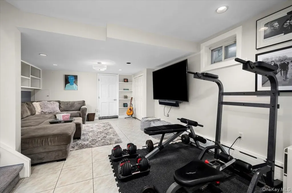 194 Hickory Grove Drive E Larchmont NY 10538