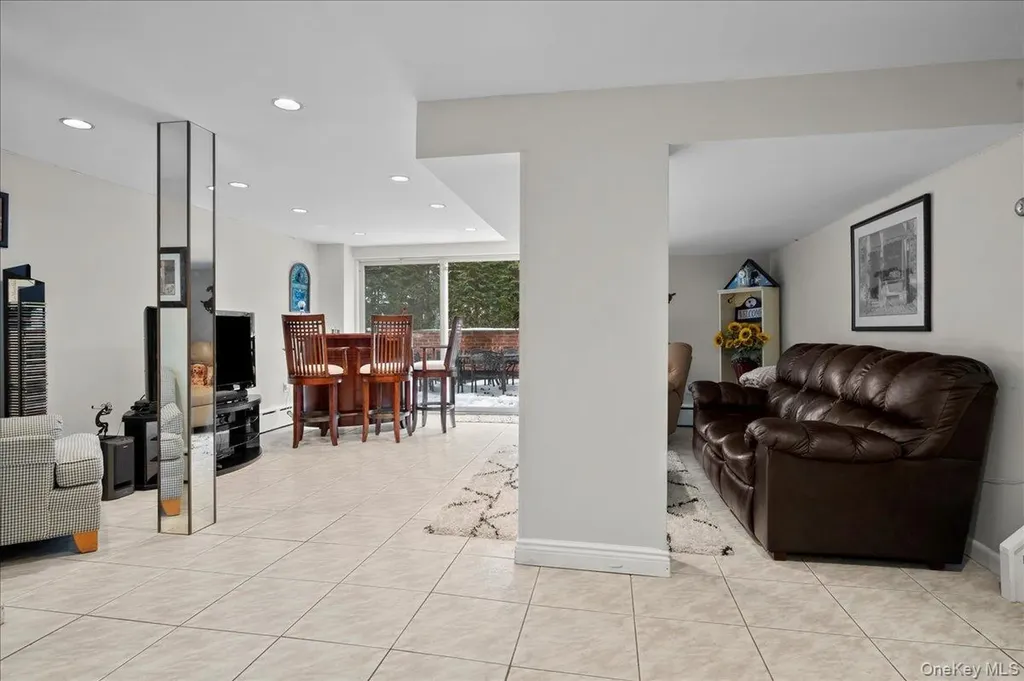 194 Hickory Grove Drive E Larchmont NY 10538