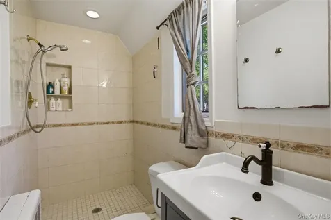 1 Aviemore Drive New Rochelle NY 10804