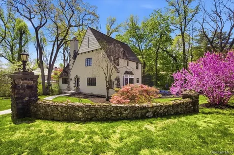 1 Aviemore Drive New Rochelle NY 10804