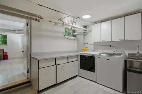 1 Aviemore Drive New Rochelle NY 10804