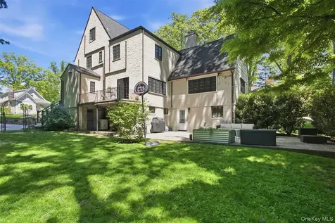 1 Aviemore Drive New Rochelle NY 10804