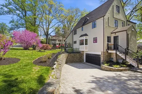 1 Aviemore Drive New Rochelle NY 10804