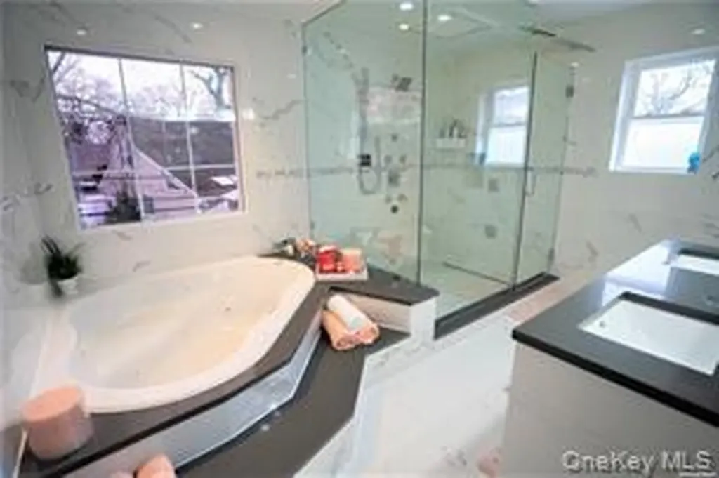 18 Helene Avenue Merrick NY 11566