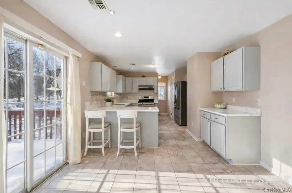 15 Surrey Lane Harriman NY 10926