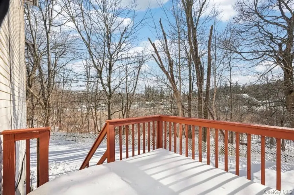 15 Surrey Lane Harriman NY 10926