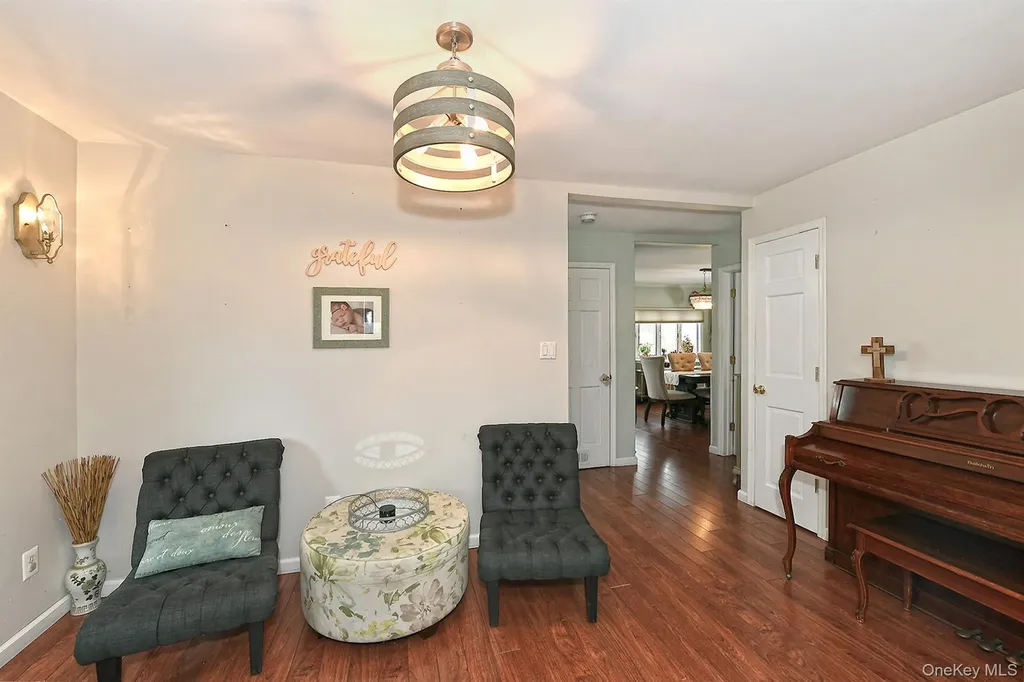 103 Ranch Lane Levittown NY 11756