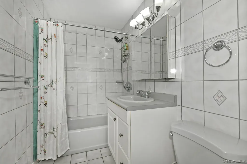 103 Ranch Lane Levittown NY 11756