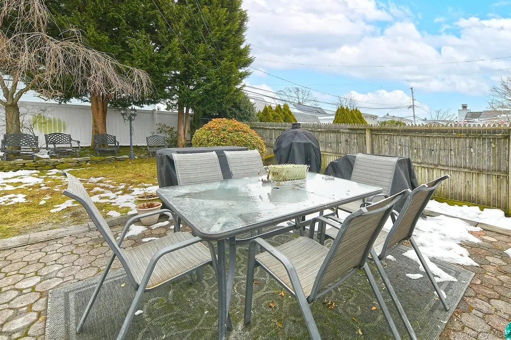 103 Ranch Lane Levittown NY 11756