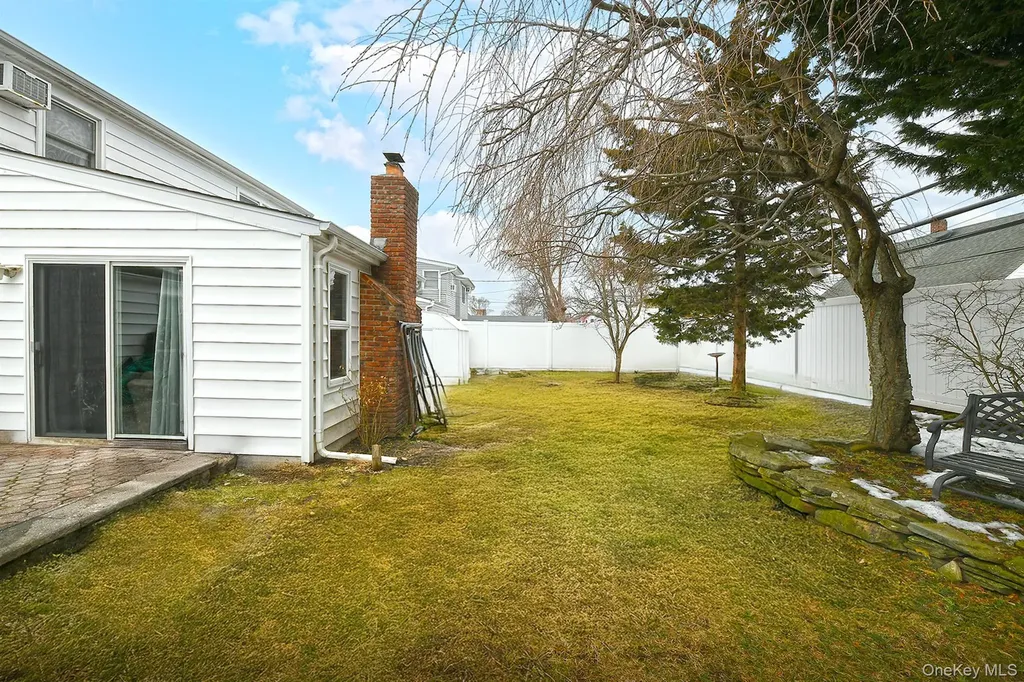 103 Ranch Lane Levittown NY 11756