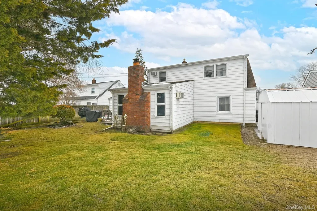 103 Ranch Lane Levittown NY 11756