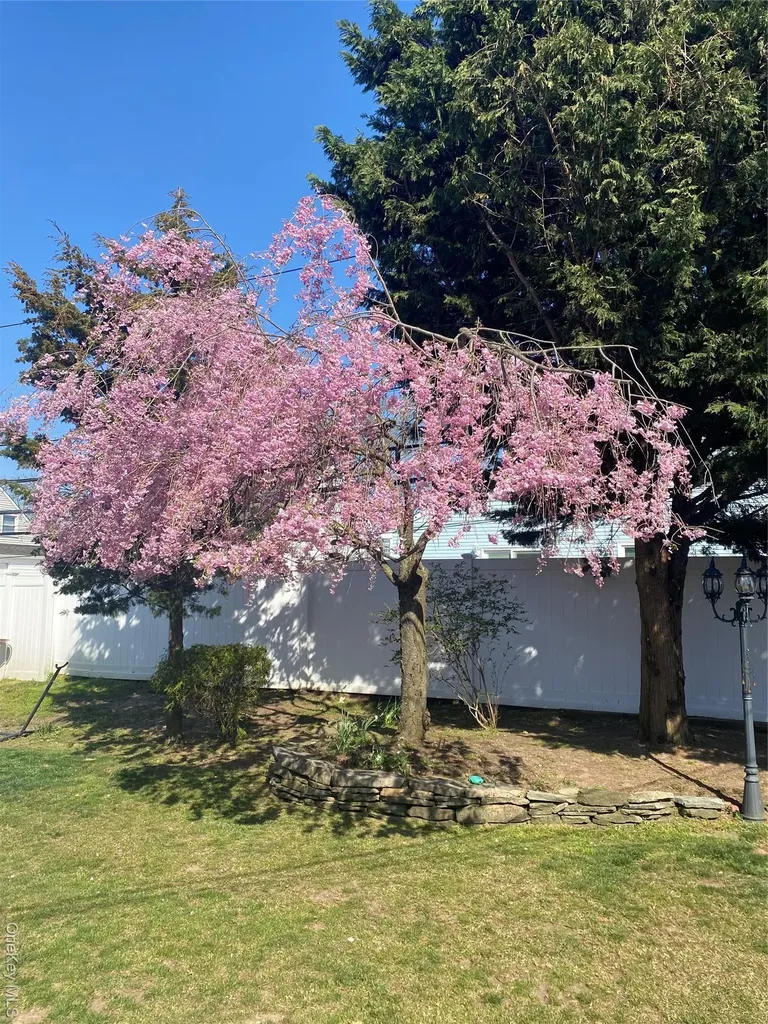 103 Ranch Lane Levittown NY 11756