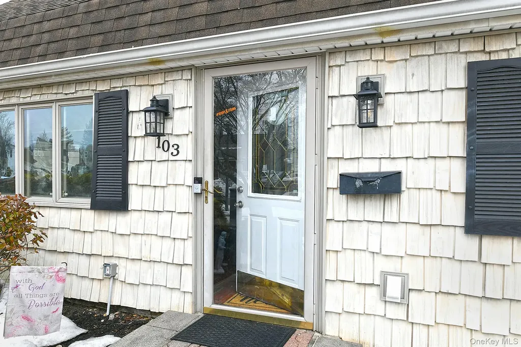 103 Ranch Lane Levittown NY 11756