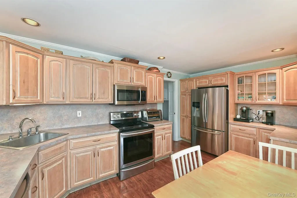 103 Ranch Lane Levittown NY 11756