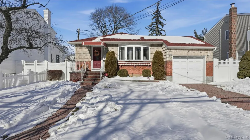 2761 Preston Place North Bellmore NY 11710