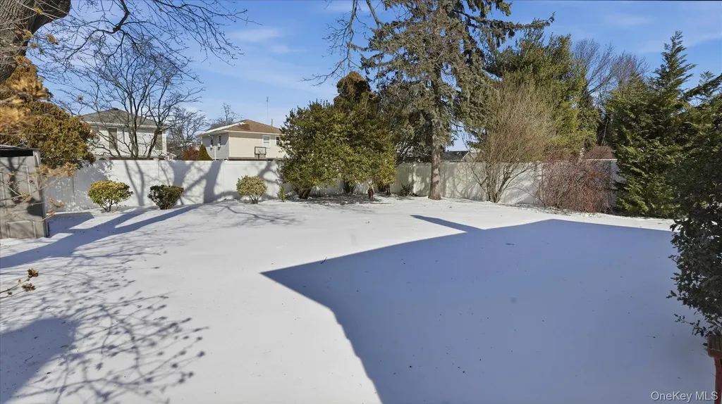 2761 Preston Place North Bellmore NY 11710