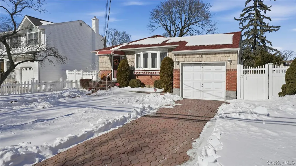 2761 Preston Place North Bellmore NY 11710