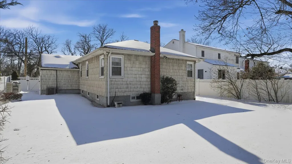 2761 Preston Place North Bellmore NY 11710