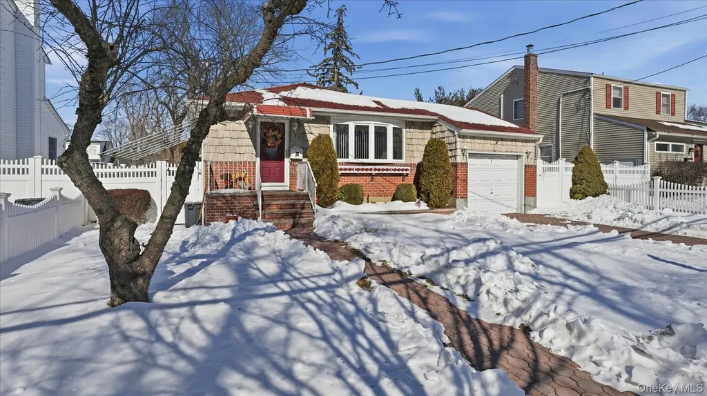 2761 Preston Place North Bellmore NY 11710