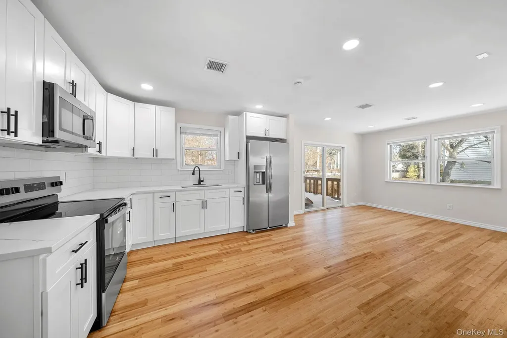 17 Nelson Place Mastic NY 11950