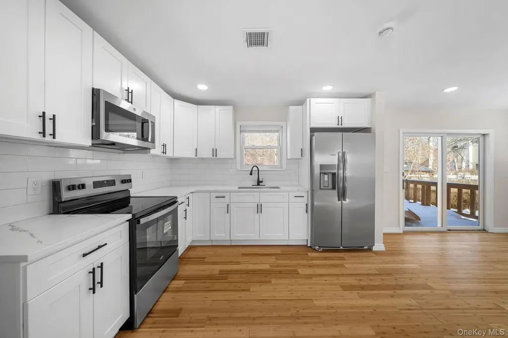17 Nelson Place Mastic NY 11950