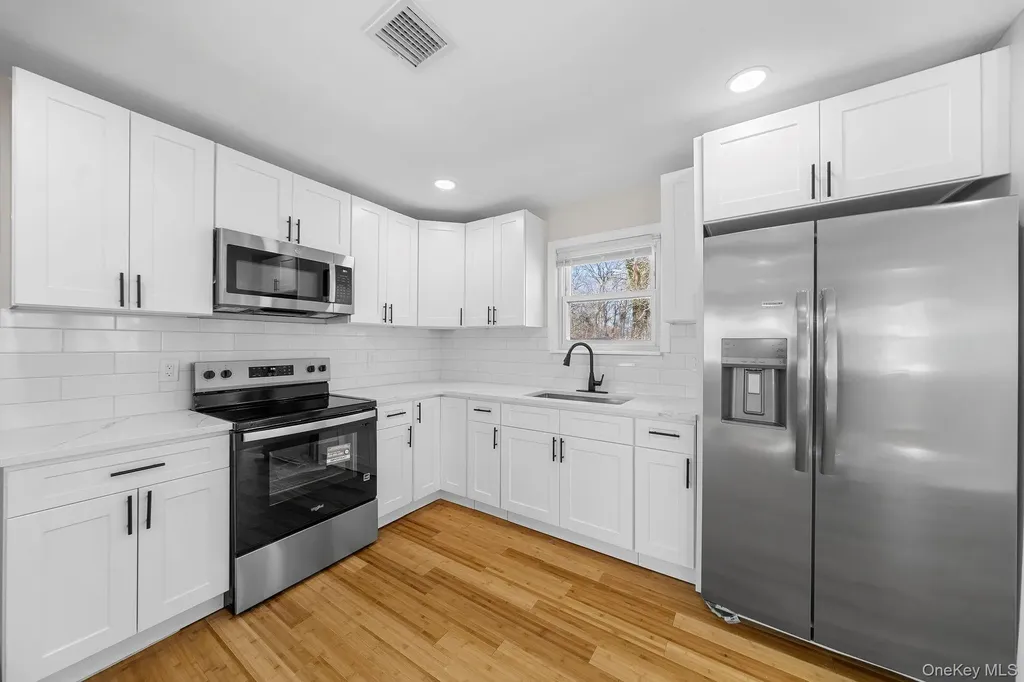 17 Nelson Place Mastic NY 11950