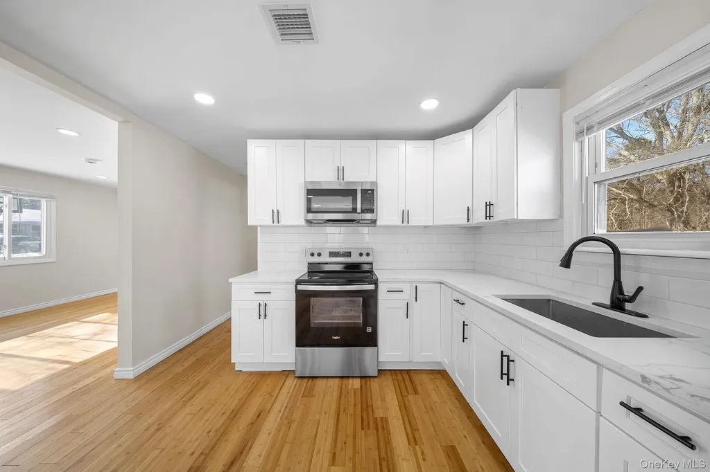 17 Nelson Place Mastic NY 11950