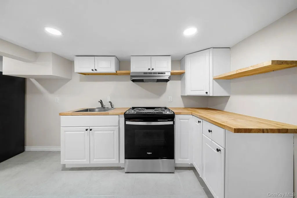 17 Nelson Place Mastic NY 11950