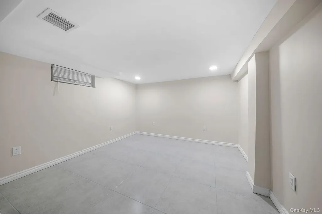17 Nelson Place Mastic NY 11950
