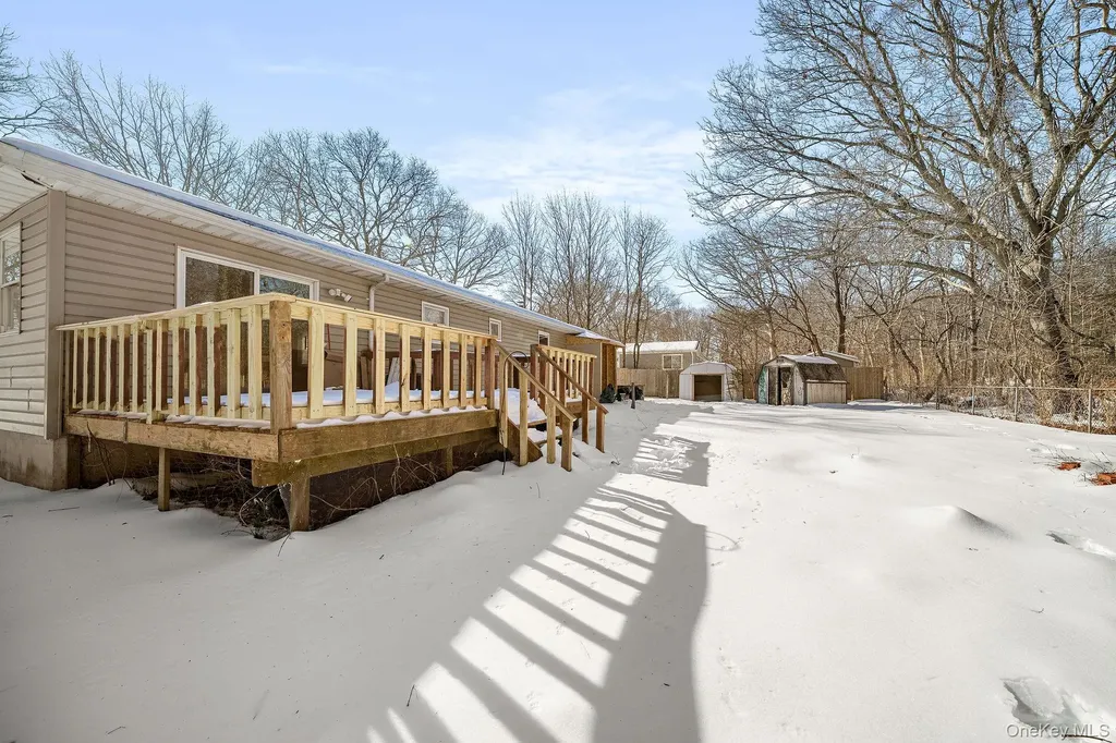 17 Nelson Place Mastic NY 11950