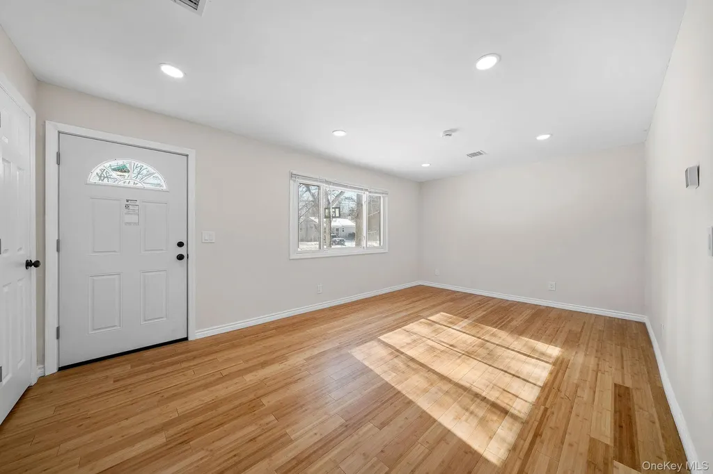 17 Nelson Place Mastic NY 11950