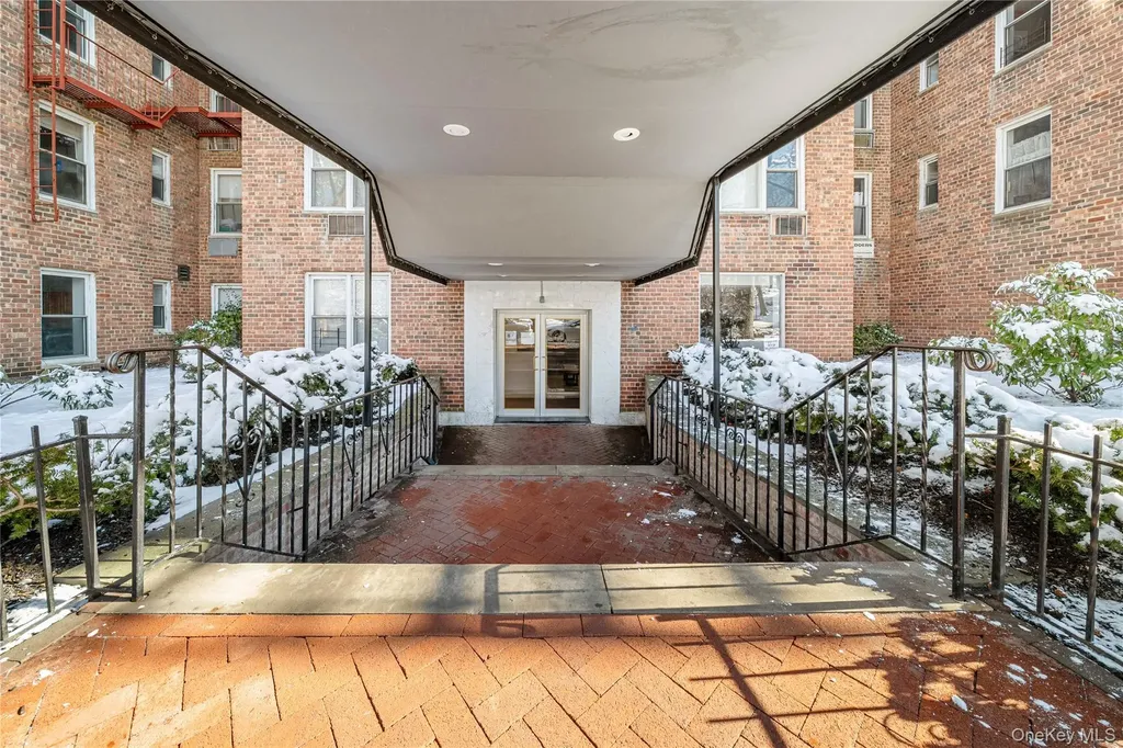 6200 Riverdale Avenue Bronx NY 10471