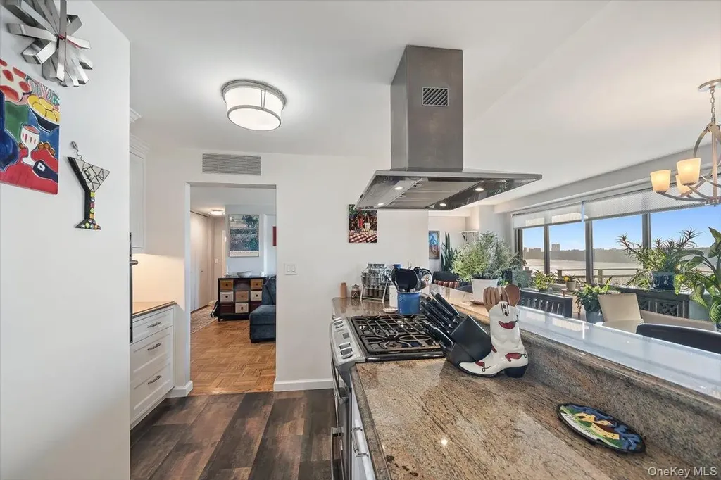 3671 Hudson Manor Terrace Bronx NY 10463