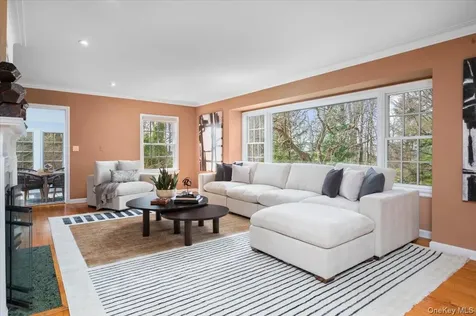 981 Green Meadow Lane Mamaroneck NY 10543
