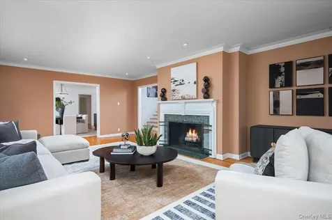 981 Green Meadow Lane Mamaroneck NY 10543