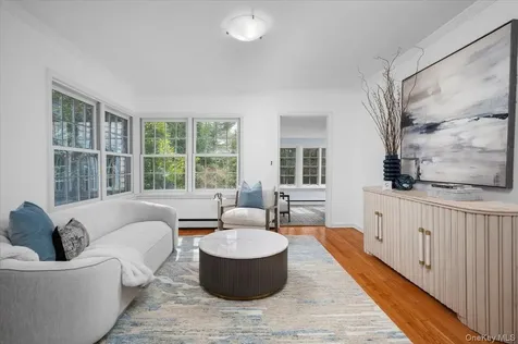 981 Green Meadow Lane Mamaroneck NY 10543