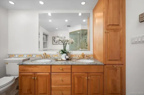 981 Green Meadow Lane Mamaroneck NY 10543