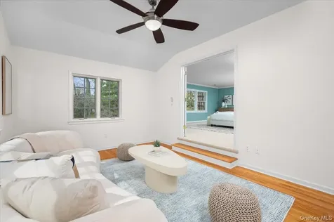 981 Green Meadow Lane Mamaroneck NY 10543