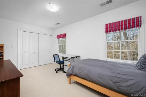 981 Green Meadow Lane Mamaroneck NY 10543