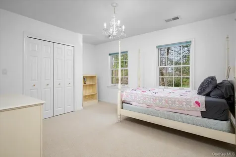 981 Green Meadow Lane Mamaroneck NY 10543