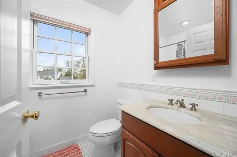 981 Green Meadow Lane Mamaroneck NY 10543
