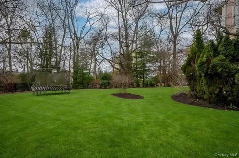981 Green Meadow Lane Mamaroneck NY 10543